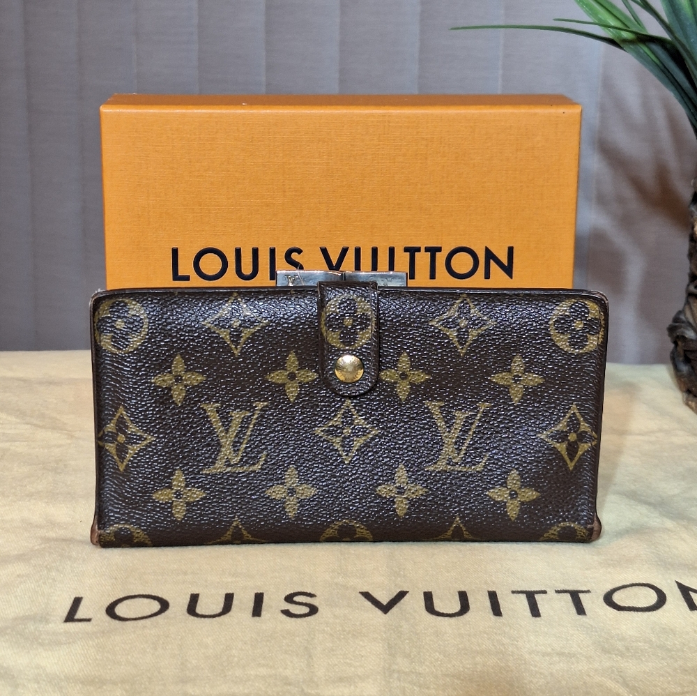 Rare Louis Vuitton Vintage Kisslock Long Wallet